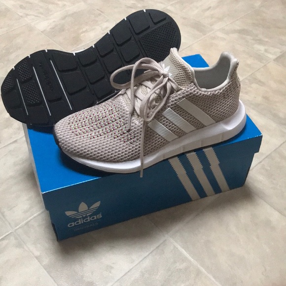 adidas swift run women tan